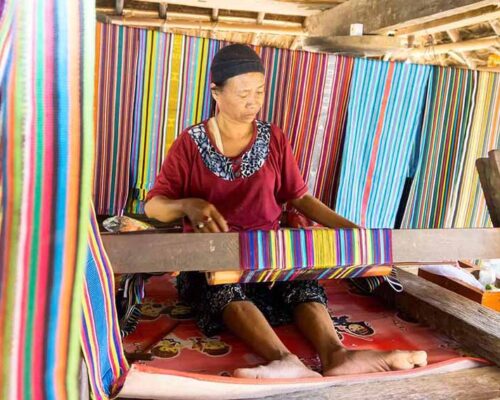 Traditional-Weaving-of-Sukarara-village