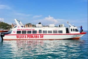 Lombok fastboat for Gili's to Padang Bai with company branding.